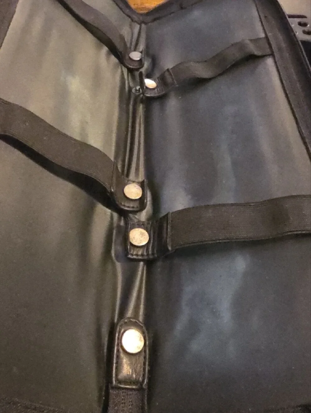 Buxton zip around